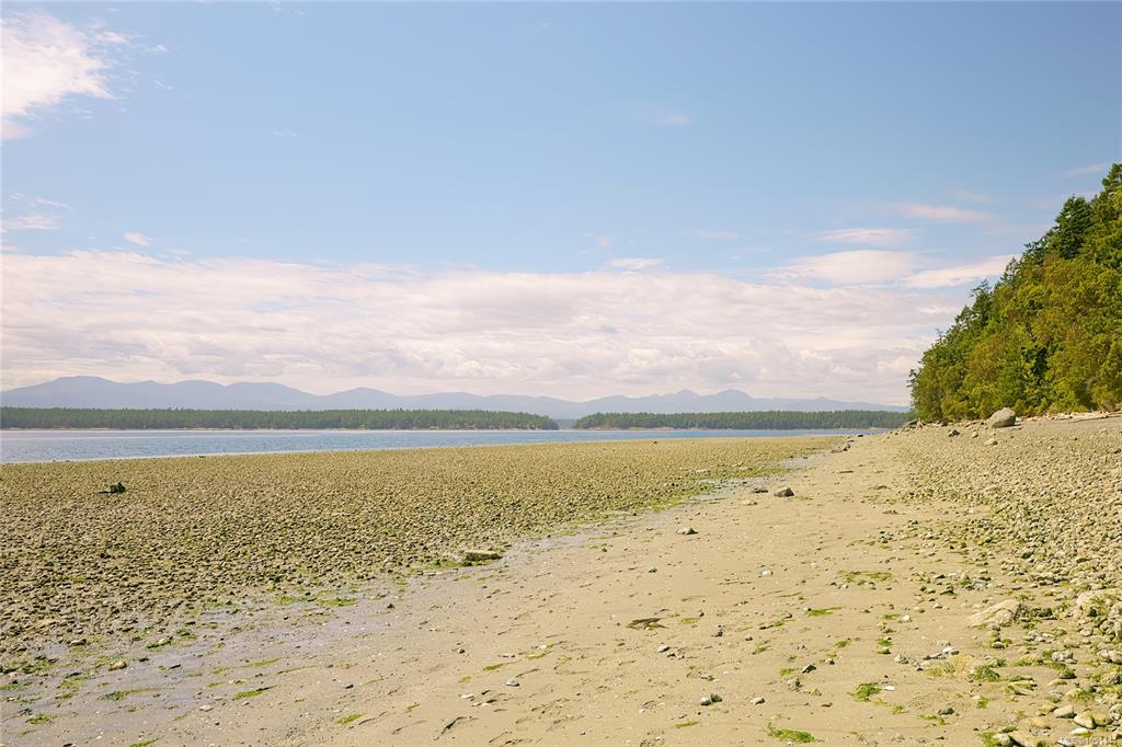 Third View of 2070 Cooper Rd, Gabriola Island, BC, V0R 1X7