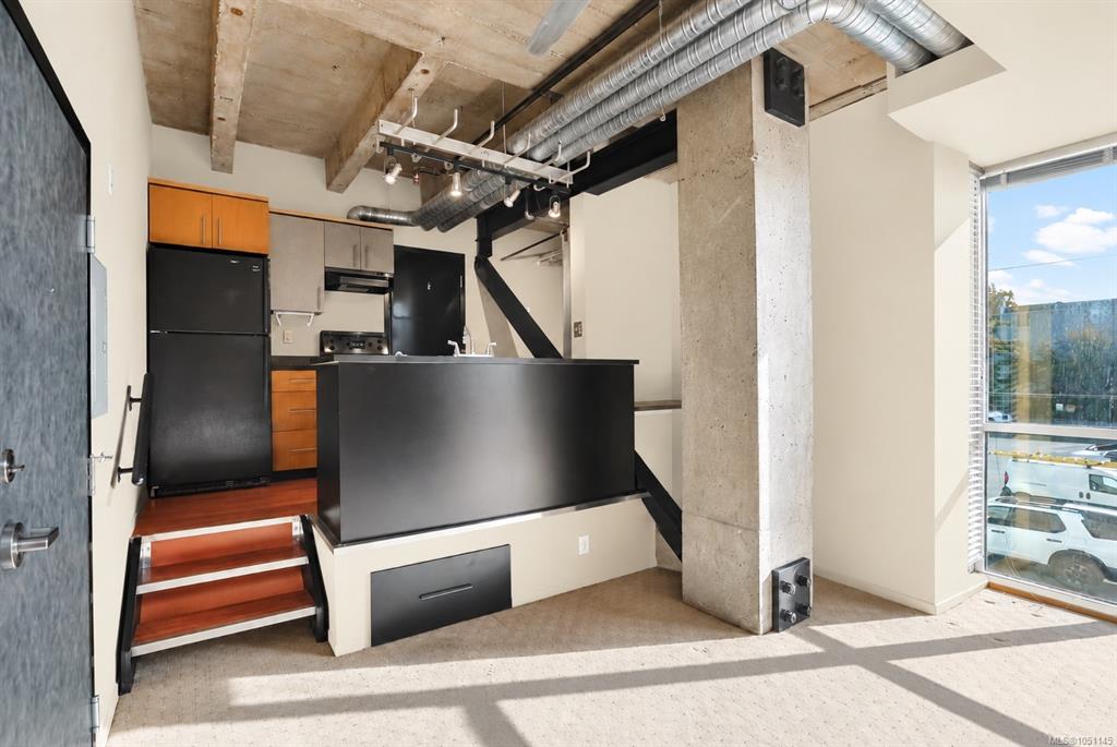 Fourth View of 1061 Fort St, Mosaic, Victoria, BC, V8V 5A1