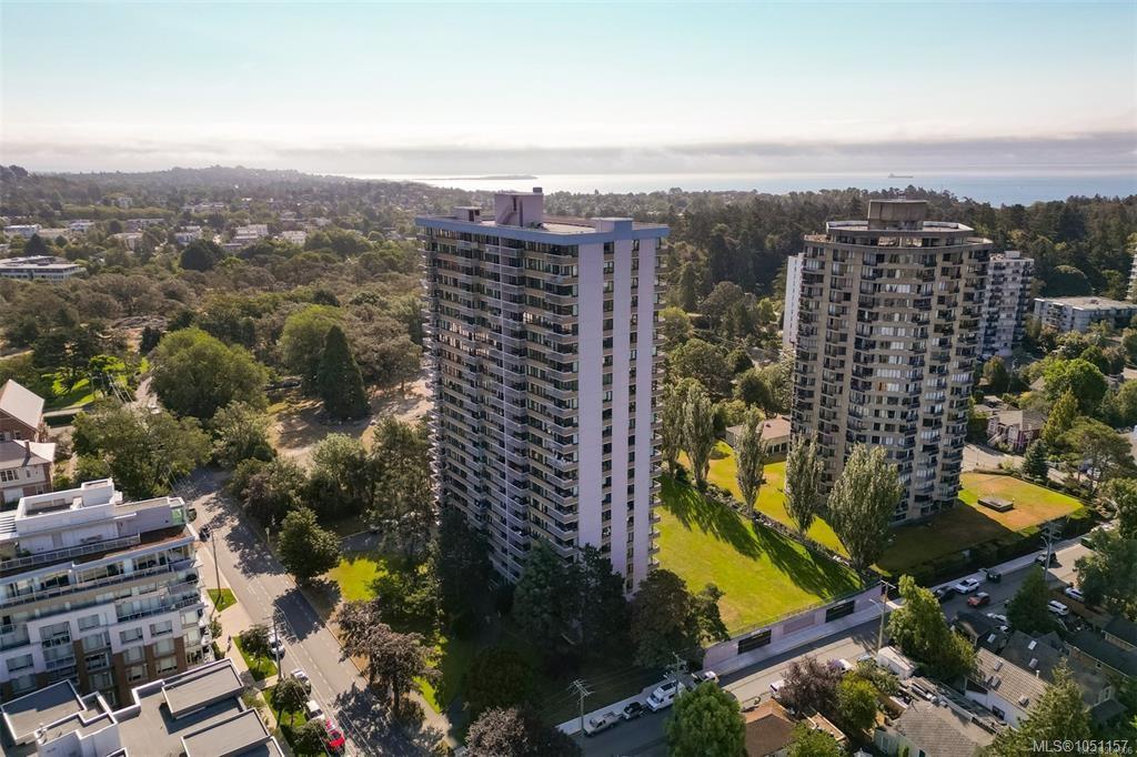Third View of 647 Michigan St, Victoria, BC, V8V 2S9