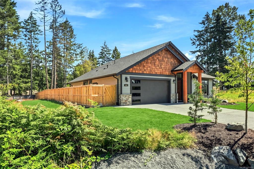Third View of 858 Wembley Rd, Parksville, BC, V9P 2E6