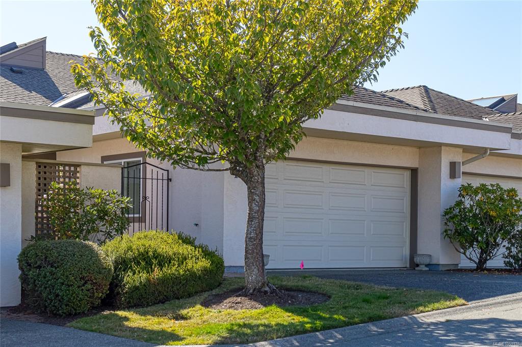 Third View of 4318 Emily Carr Dr, Foxborourgh Hills, Saanich, BC, V8X 5E7