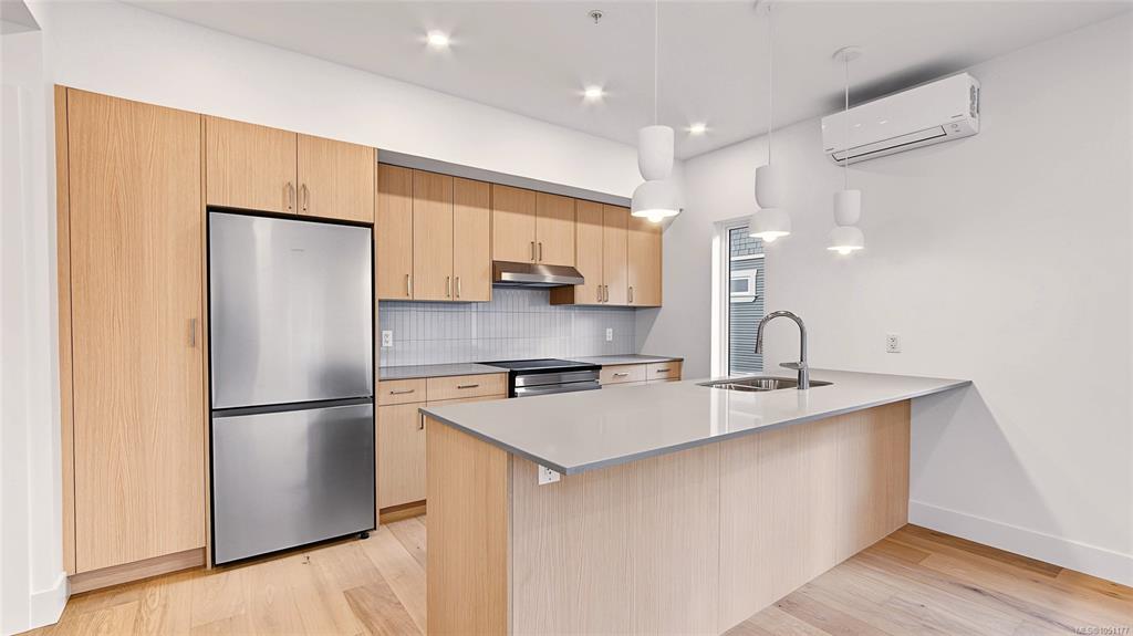 Fifth View of 1721 Adanac St, The Nordic, Victoria, BC, V8R 2C4