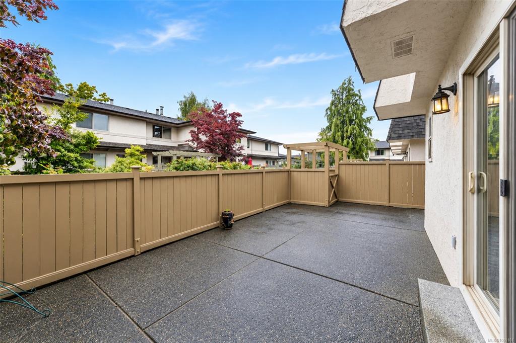 Fourth View of 4061 Larchwood Dr, Cedar Lane Townhomes, Saanich, BC, V8N 4P1