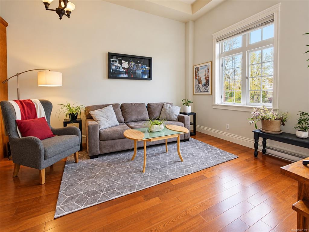 Fifth View of 1602 Quadra St, The Palladian, Victoria, BC, V8W 2L4