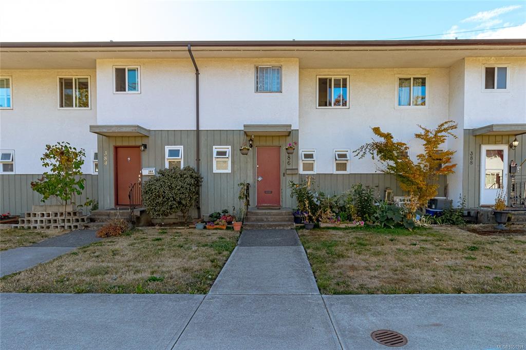 Second View of 386 Burnside Rd W, Saanich, BC, V8Z 1M1