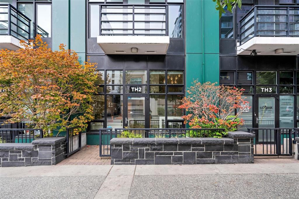 Second View of 834 Johnson St, Victoria, BC, V8W 1N3