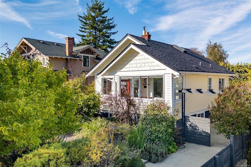 1618 Pinewood Ave, 1051207, BC,