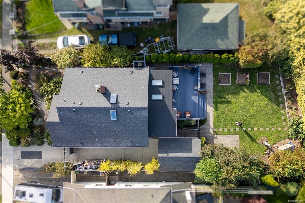 Fourth View of 1618 Pinewood Ave, Victoria, BC, V8S 1K7