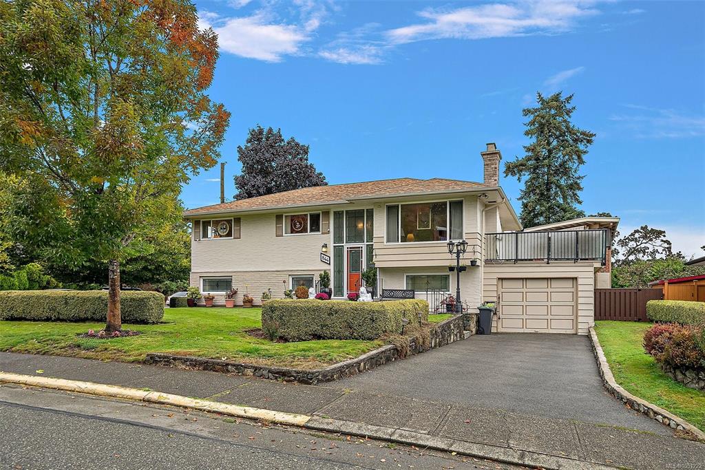 Second View of 844 Rockheights Ave, Esquimalt, BC, V9A 6J6