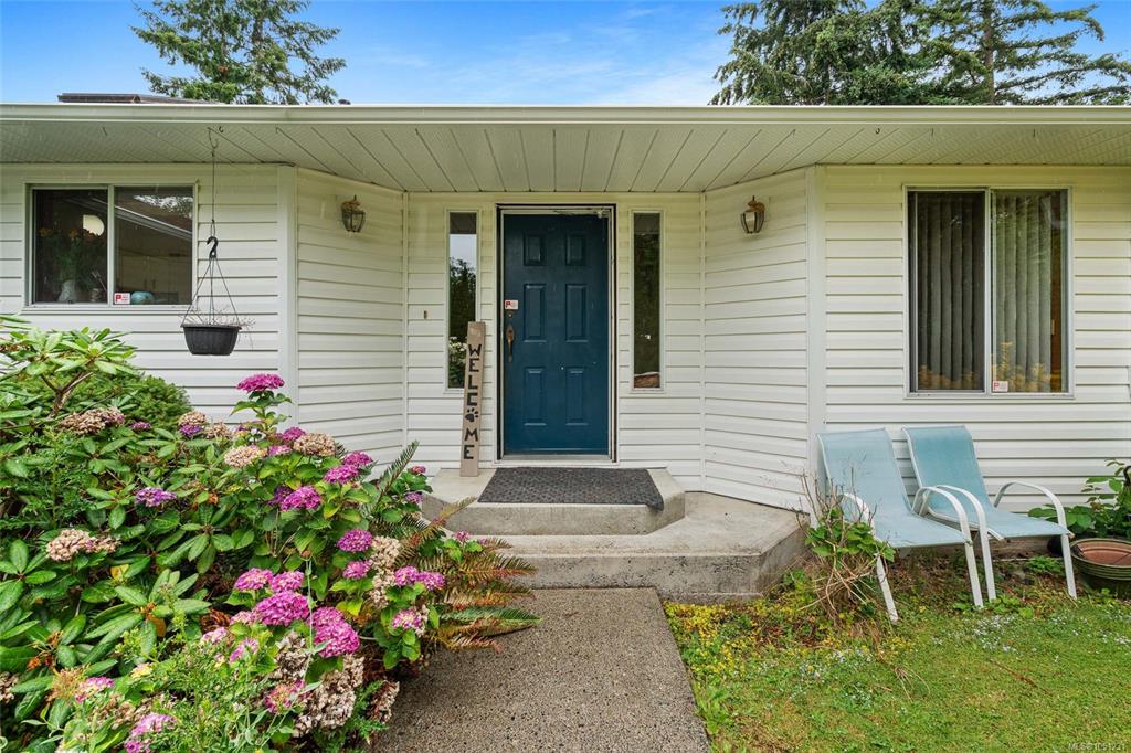 Fourth View of 1215 Stellys Cross Rd, Central Saanich, BC, V8M 1H3