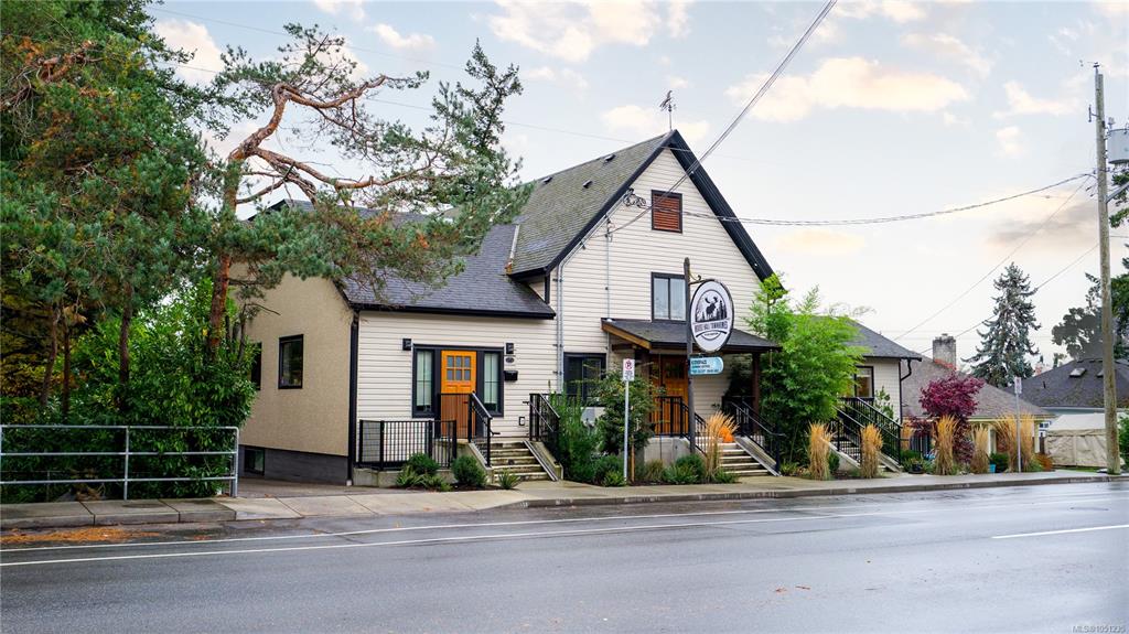 7925 East Saanich Rd, 1051235, BC,