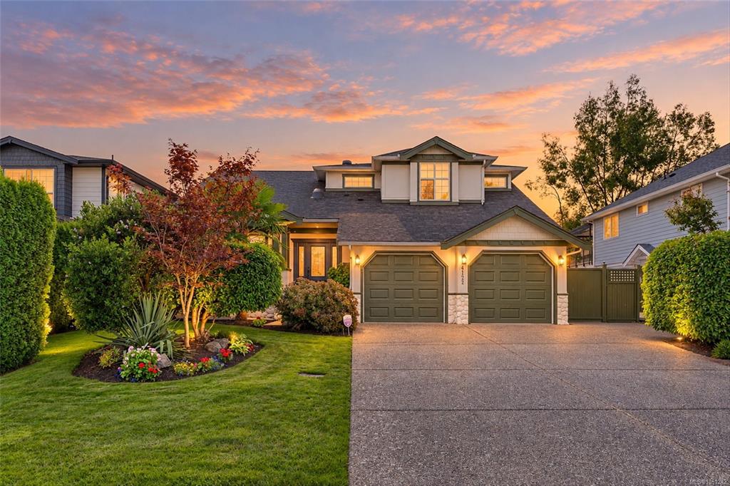 Third View of 4122 Hatfield Rd, Saanich, BC, V8Z 7H4