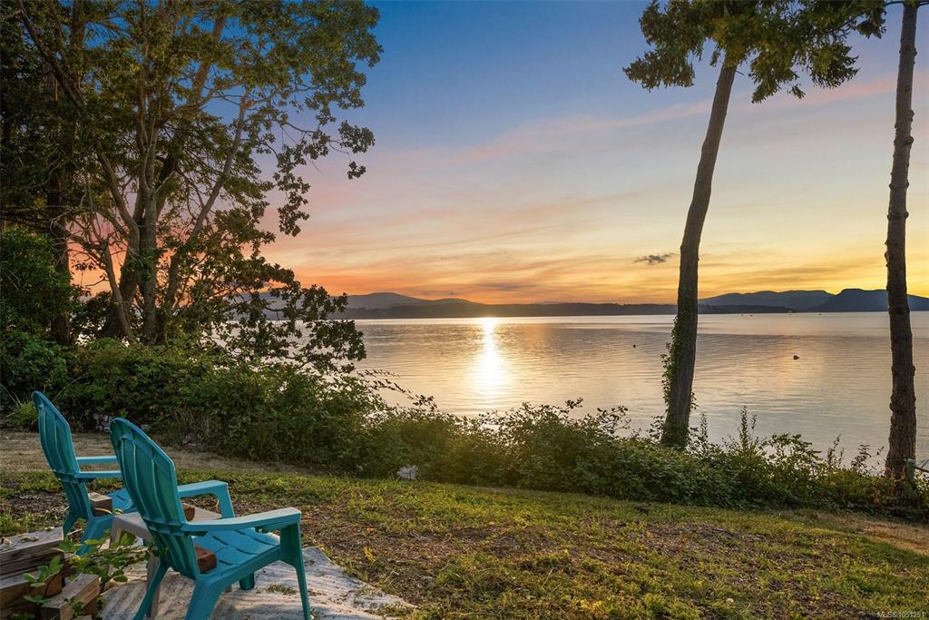 Fourth View of 9760 Glynnwood Park Rd, North Saanich, BC, V8L 5H4