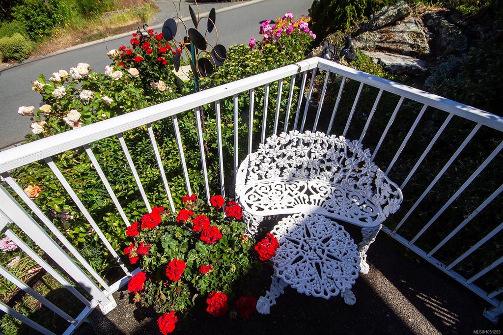 Fifth View of 709 Luscombe Pl, Esquimalt, BC, V9A 7L6