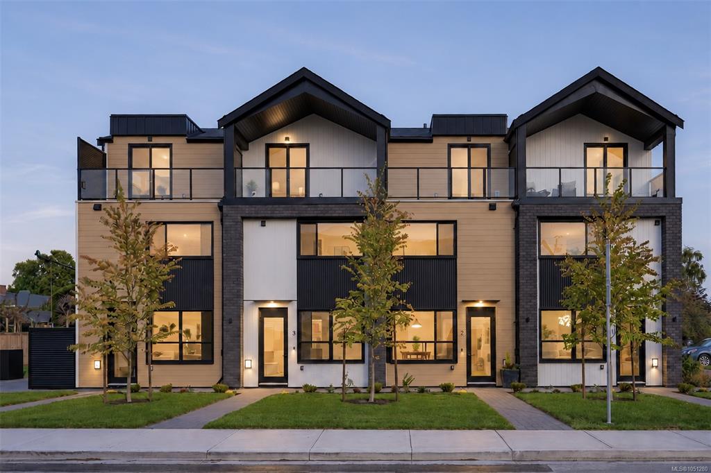 Second View of 2100 Allenby St, Oak Bay, BC, V8R 3C3