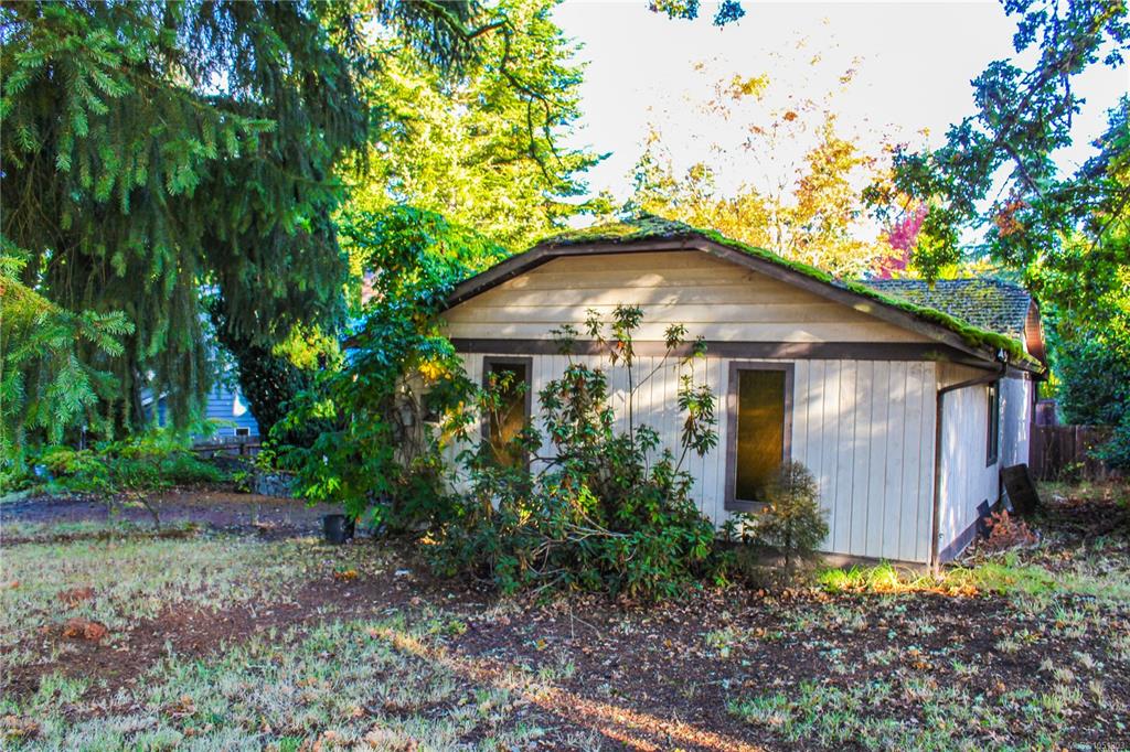 Third View of 1102 Marchant Rd, Central Saanich, BC, V8M 1G1