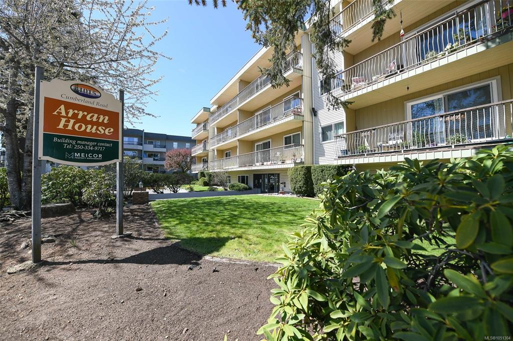 1015 Cumberland Rd, 1051304, BC,