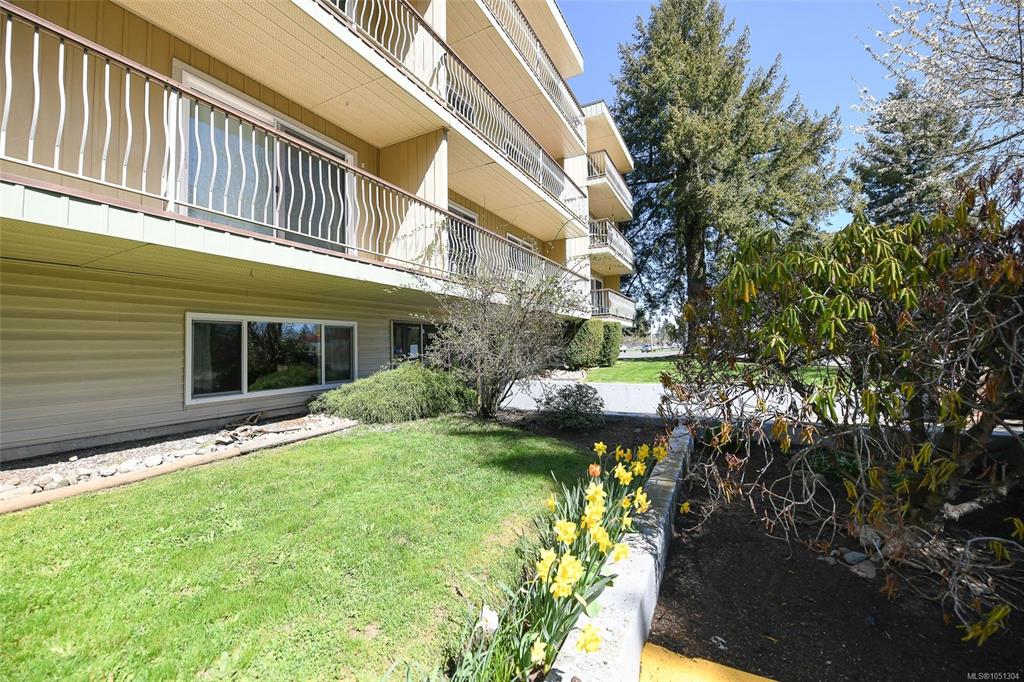 Fourth View of 1015 Cumberland Rd, Courtenay, BC, V9N 2E7