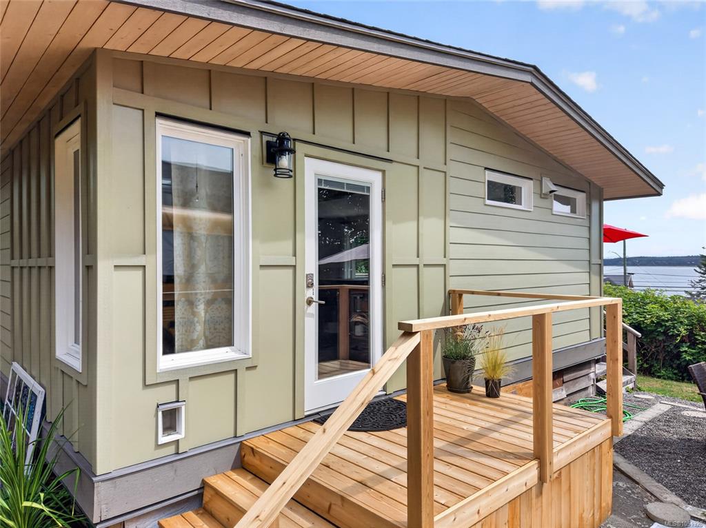 Third View of 5674 Market St, Union Bay, BC, V0R 3B0