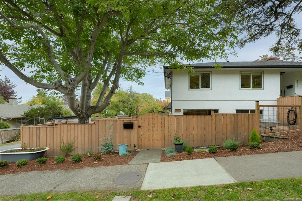 2207 Victor St, 1051352, BC,