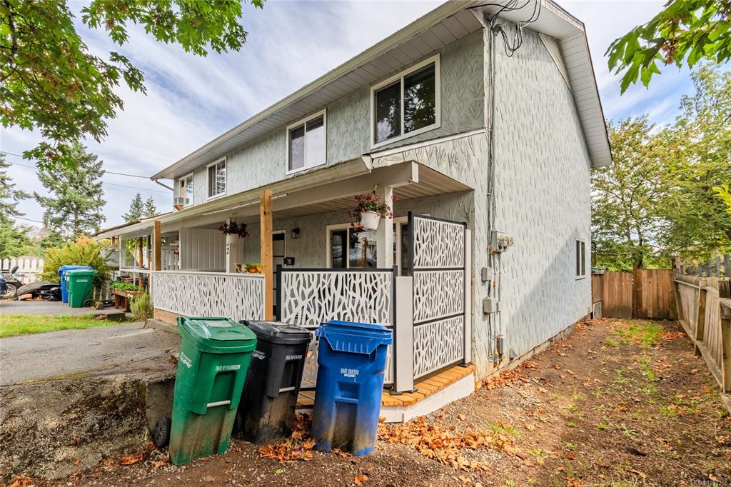 Third View of 832 Holly Hill Rd, Nanaimo, BC, V9R 5T1