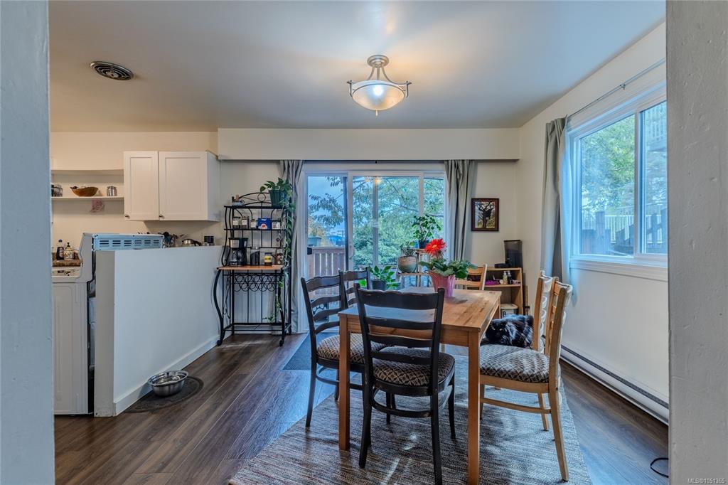 Fifth View of 832 Holly Hill Rd, Nanaimo, BC, V9R 5T1