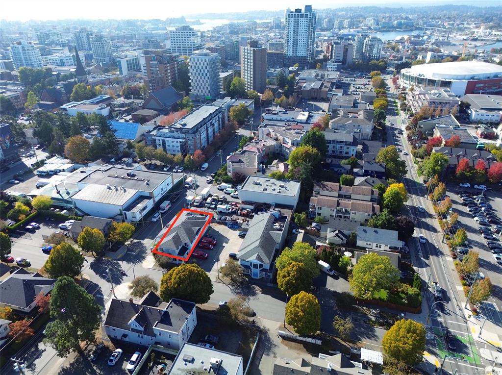 Third View of 1806 Vancouver St, Victoria, BC, V8T 5E3