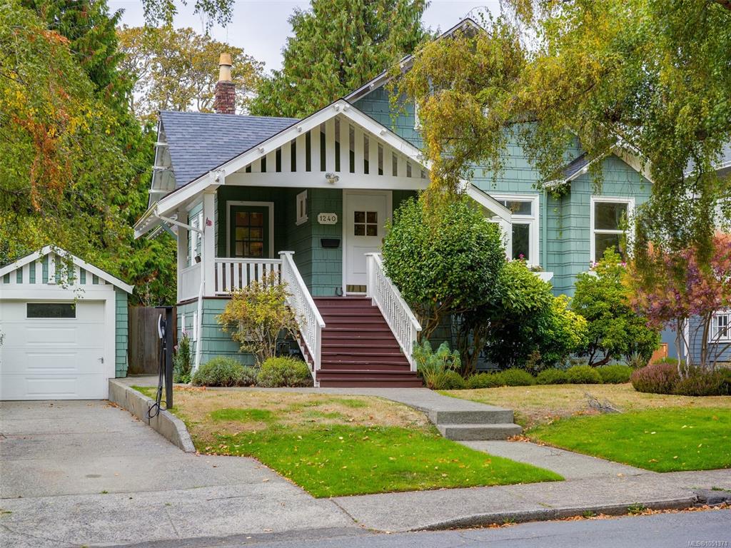 Second View of 1240 Victoria Ave, Oak Bay, BC, V8S 4P2