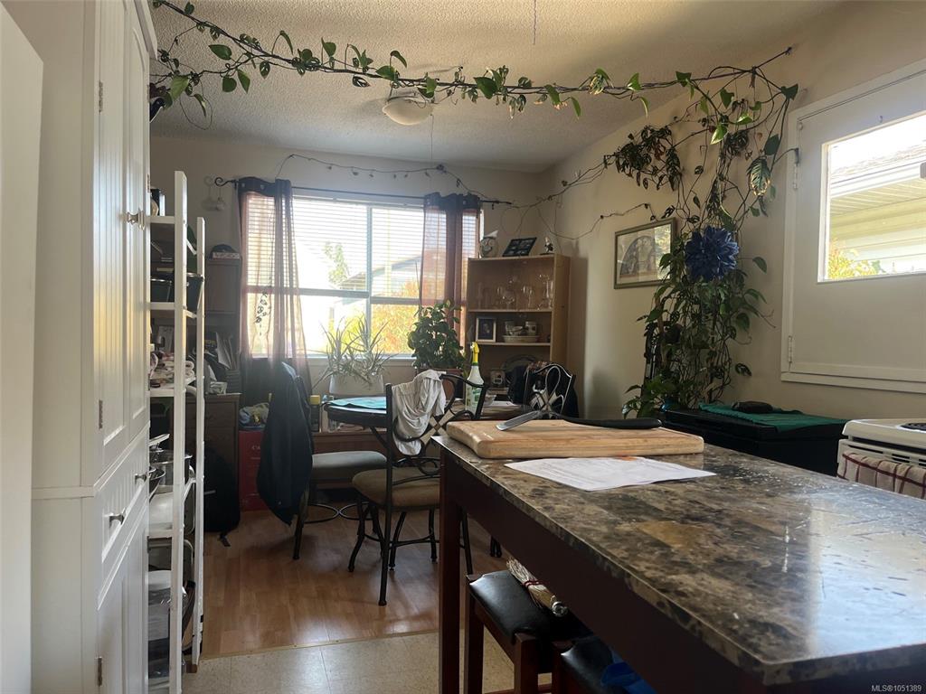 Fourth View of 61 View St, Nanaimo, BC, V9R 4N3