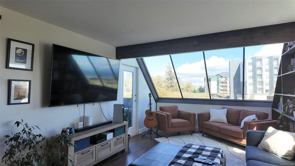 Third View of 2740 Island Hwy, Royal Tyee Gardens, Campbell River, BC, V9W 1C7