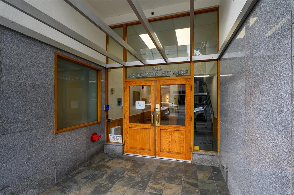 Fourth View of 1012 Douglas St, Victoria, BC, V8W 2C4
