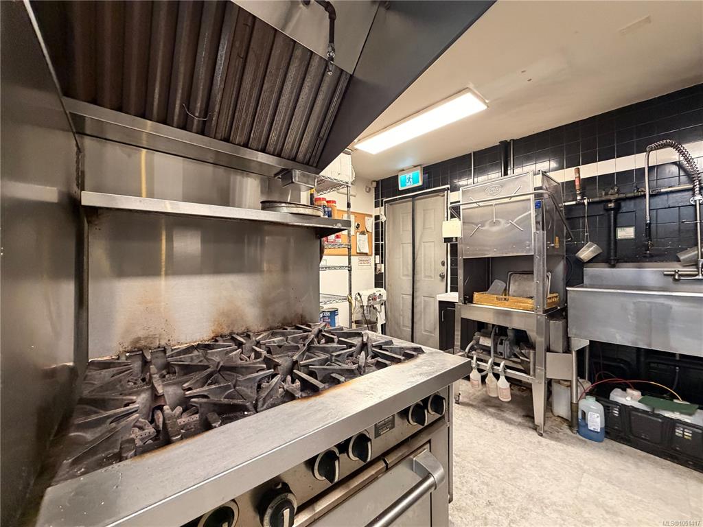 Fifth View of 1527 Amelia St, Victoria, BC, V8W 2K1