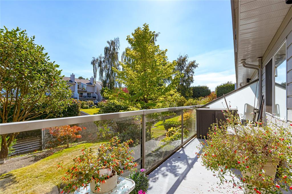 Second View of 10461 Resthaven Dr, Sidney, BC, V8L 3H6