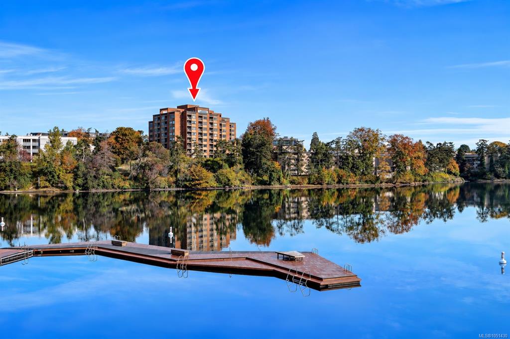 Third View of 105 Gorge Rd E, Victoria, BC, V9A 1L1