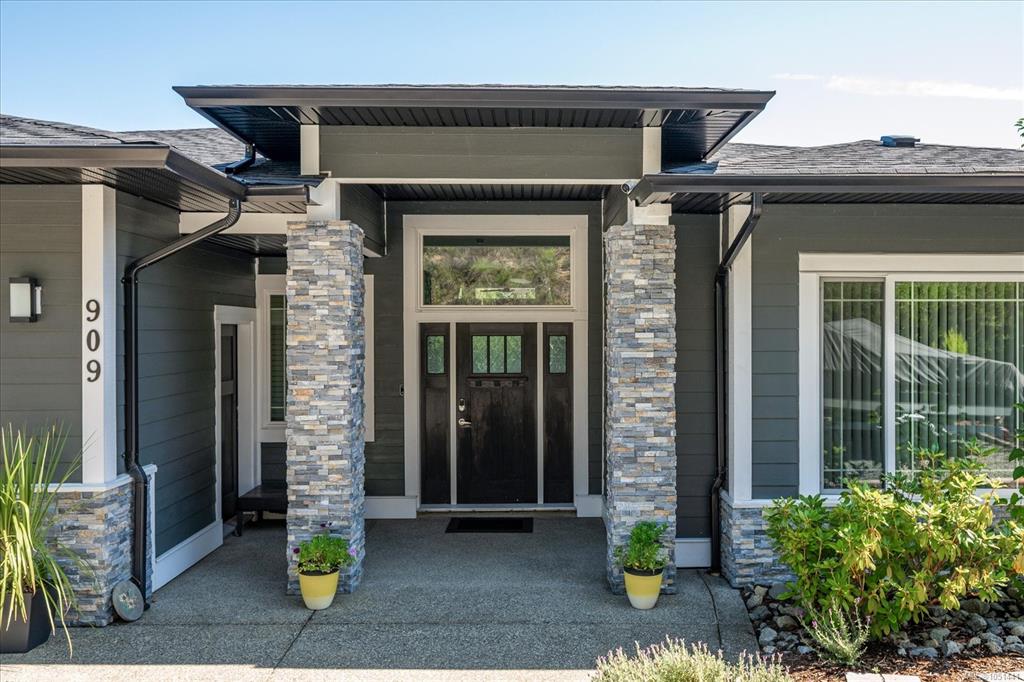 Fourth View of 909 Hanington Rd, HOLLAND CREEK HEIGHTS, Ladysmith, BC, V0G 0A4