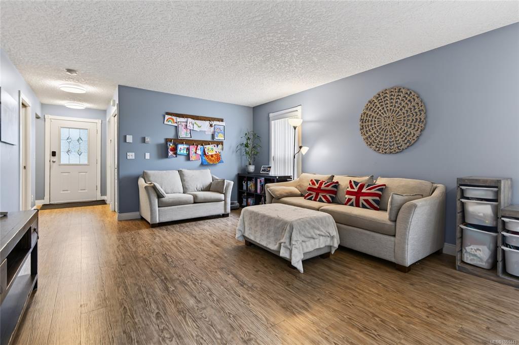Fifth View of 1820 1st St, Courtenay, BC, V9N 6V5