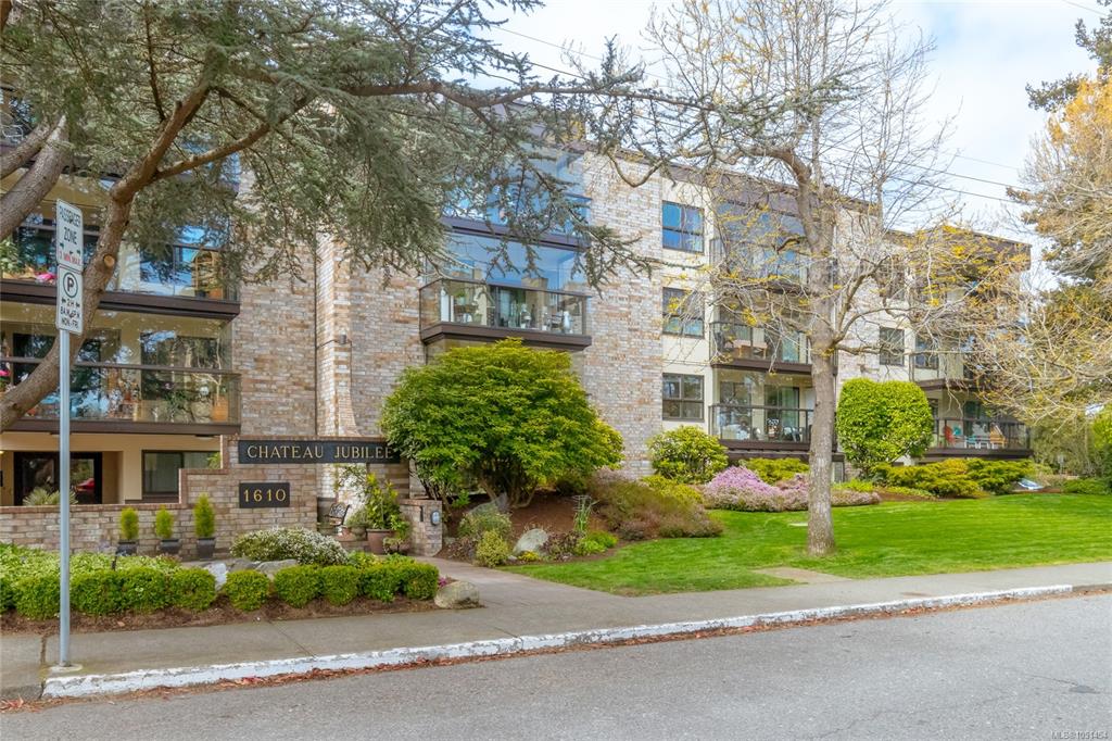 Second View of 1610 Jubilee Ave, Chateau Jubilee, Victoria, BC, V8R 6P3