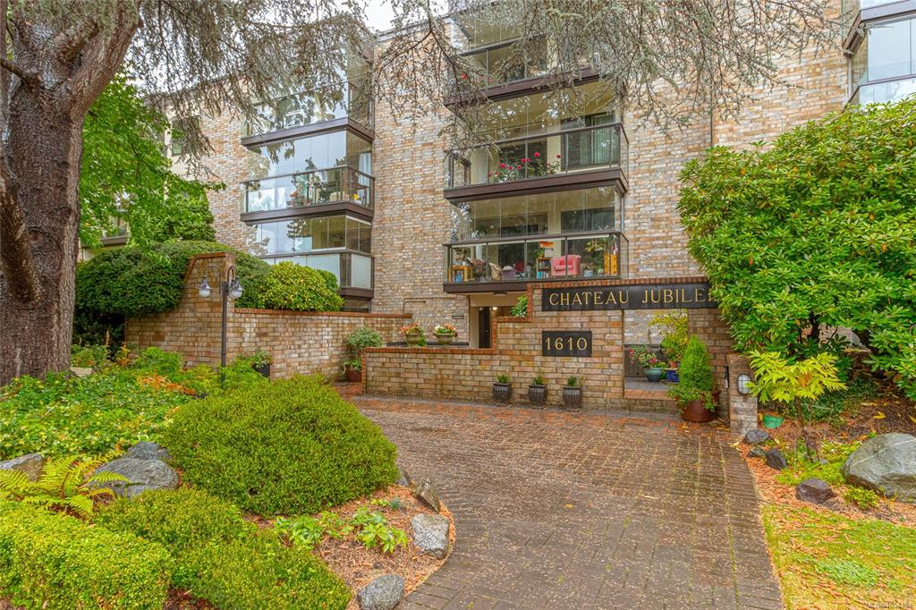 Third View of 1610 Jubilee Ave, Chateau Jubilee, Victoria, BC, V8R 6P3