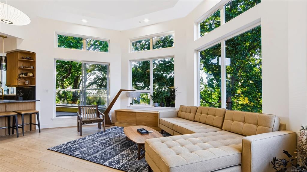 Fourth View of 60 Dallas Rd, 60 Dallas, Victoria, BC, V8V 1A2