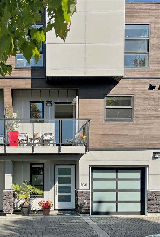 3999 Cedar Hill Rd, 1051482, BC,