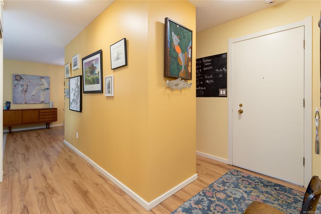 Fifth View of 1035 Southgate St, The Fairhaven, Victoria, BC, V8V 2Z1