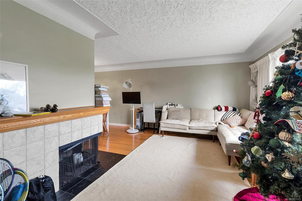 Fourth View of 3410 Browning St, Saanich, BC, V8P 4E1