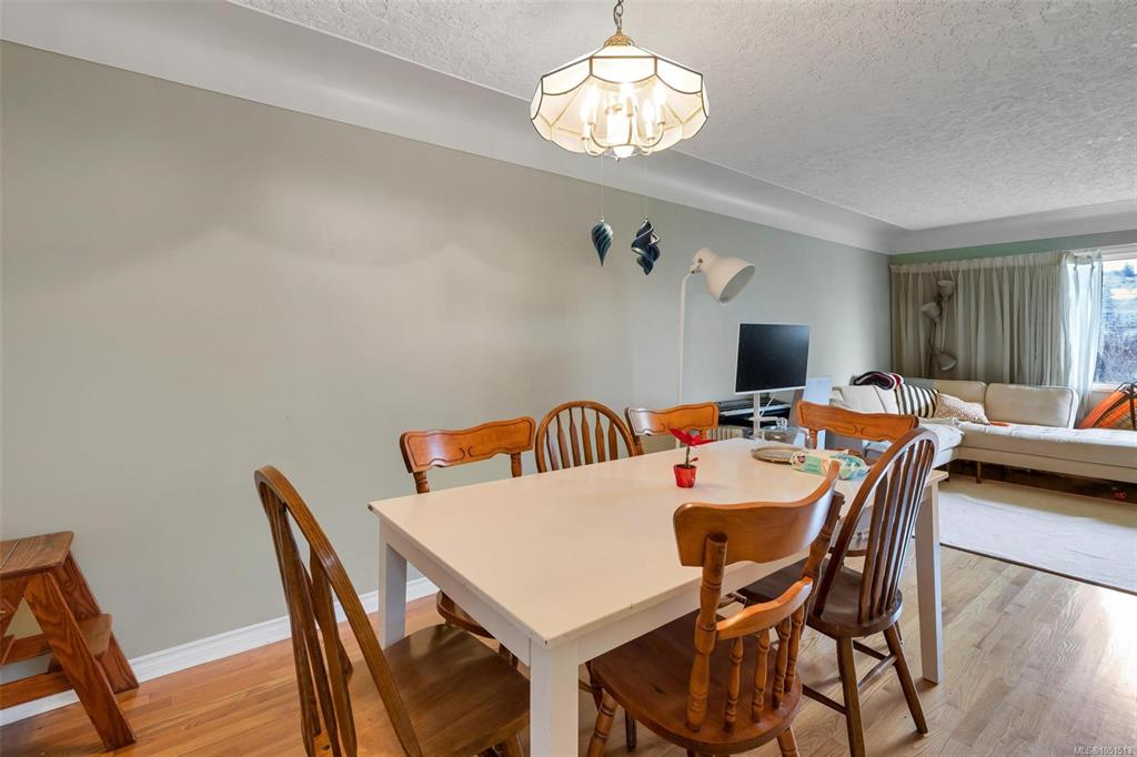 Fifth View of 3410 Browning St, Saanich, BC, V8P 4E1