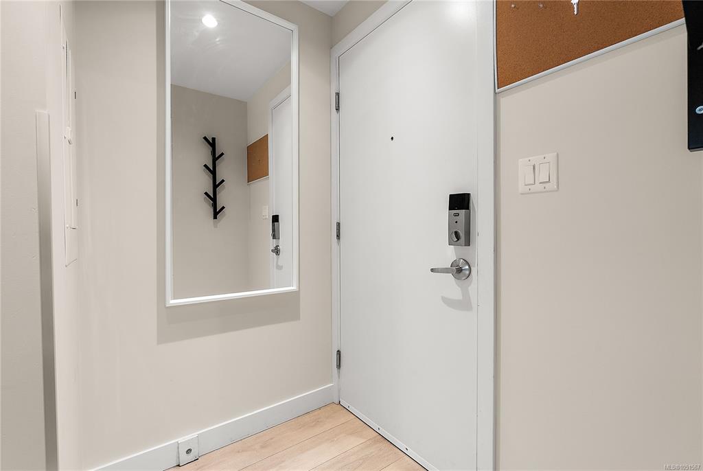 Fourth View of 613 Herald St, Victoria, BC, V8W 1S8