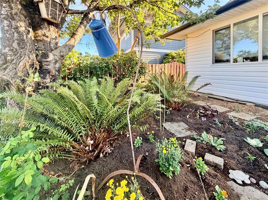 Third View of 940 5th Ave, Ladysmith, BC, V9G 1A2