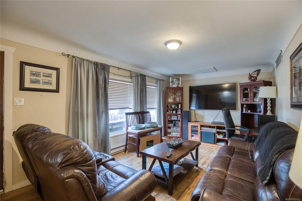 Second View of 543 Bradley St, Nanaimo, BC, V9S 1B9