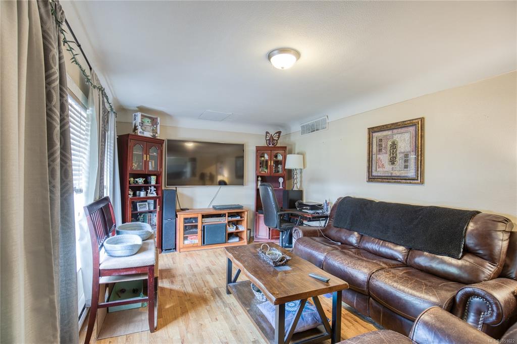 Third View of 543 Bradley St, Nanaimo, BC, V9S 1B9