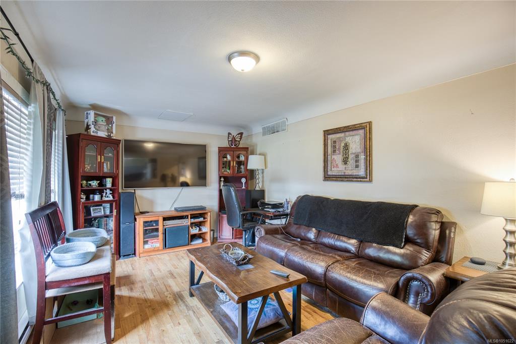 Fourth View of 543 Bradley St, Nanaimo, BC, V9S 1B9