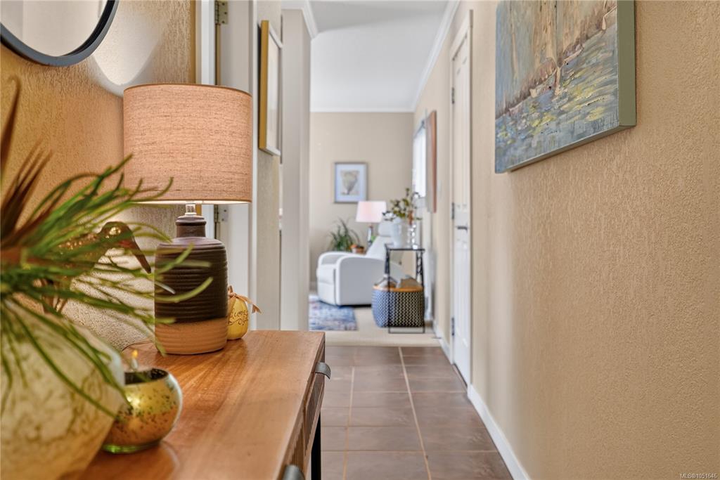 Third View of 255 Hirst Ave W, Grandview Shores, Parksville, BC, V9P 1P5