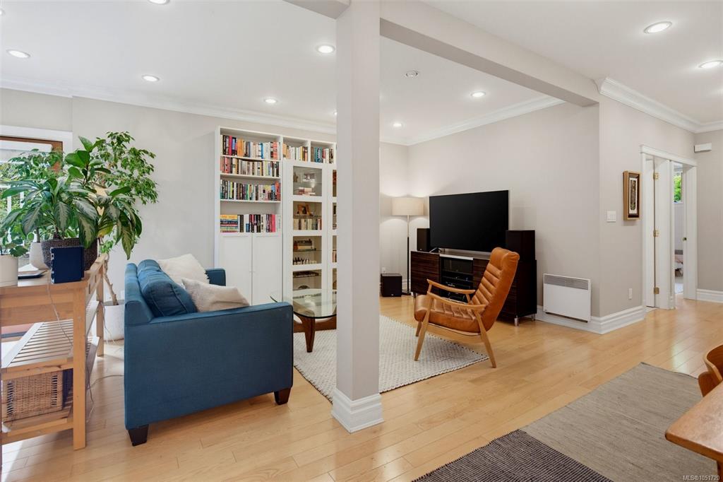 Fifth View of 1200 Richardson St, Victoria, BC, V8V 2E1